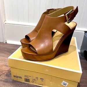 Michael Kors Josephine Wedge size 9